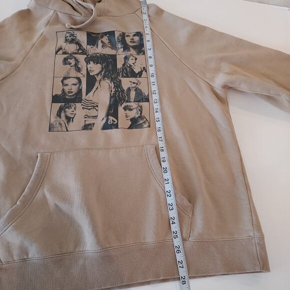 Taylor Swift The Eras Tour Oversized Tan Hoodie Size Med - Picture 7 of 11